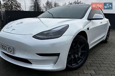 Седан Tesla Model 3 2022 в Кагарлыке