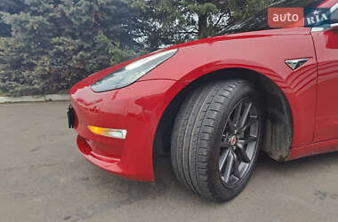 Седан Tesla Model 3 2018 в Одесі