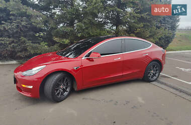 Седан Tesla Model 3 2018 в Одесі