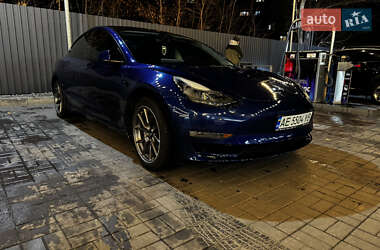 Седан Tesla Model 3 2021 в Днепре