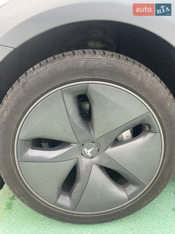 Седан Tesla Model 3 2020 в Киеве