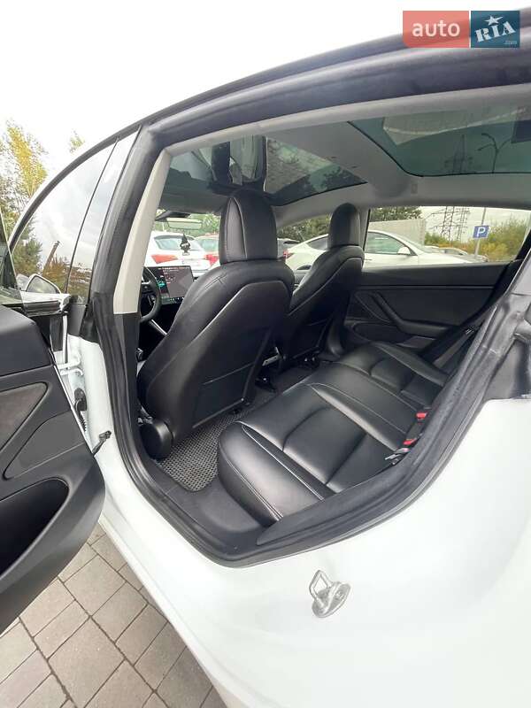Седан Tesla Model 3 2018 в Львове фото 17 Седан Tesla Model 3 2018 в Львове