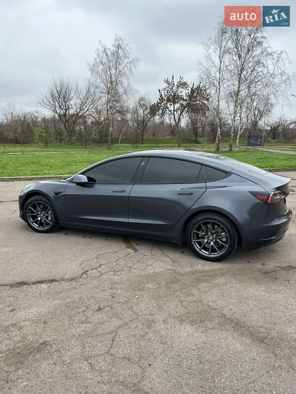 Седан Tesla Model 3 2021 в Кривом Роге фото 6 Седан Tesla Model 3 2021 в Кривом Роге