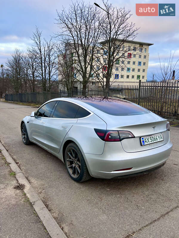 Седан Tesla Model 3 2018 в Харькове