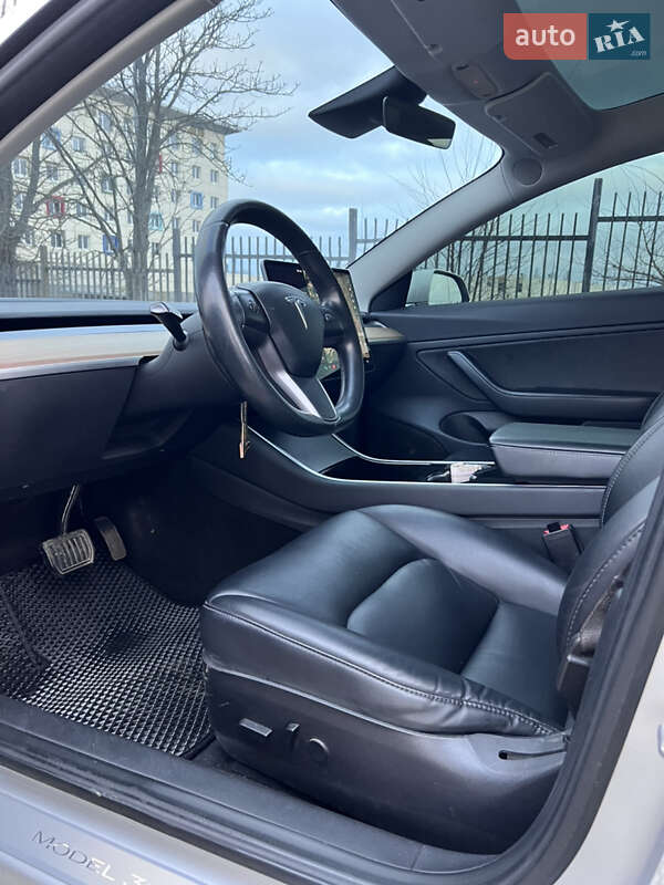 Седан Tesla Model 3 2018 в Харькове