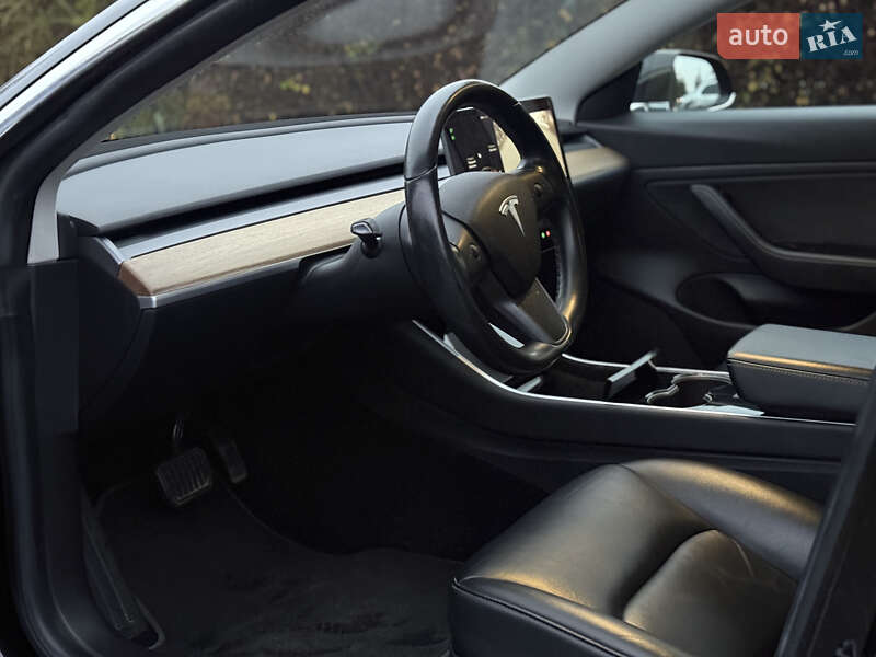 Седан Tesla Model 3 2019 в Тернополе фото 38 Седан Tesla Model 3 2019 в Тернополе