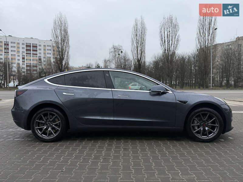 Седан Tesla Model 3 2019 в Киеве фото 6 Седан Tesla Model 3 2019 в Киеве