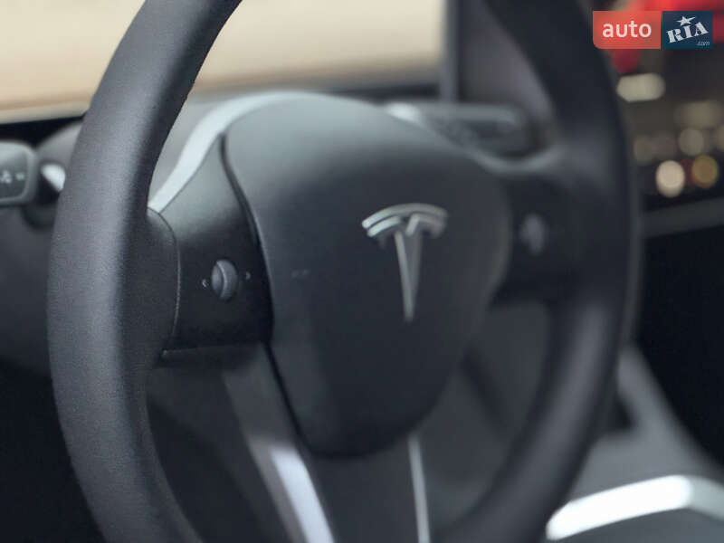 Седан Tesla Model 3 2022 в Запоріжжі