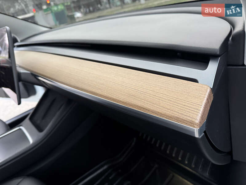 Седан Tesla Model 3 2022 в Запоріжжі