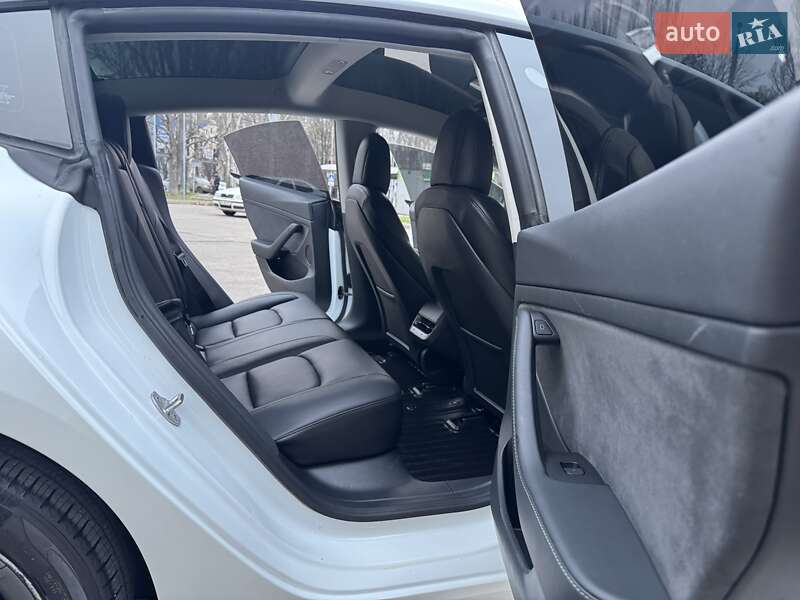 Седан Tesla Model 3 2022 в Запоріжжі