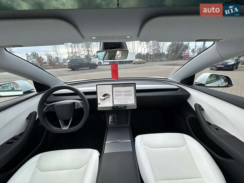 Седан Tesla Model 3 2025 в Луцке