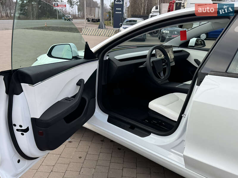Седан Tesla Model 3 2025 в Луцке
