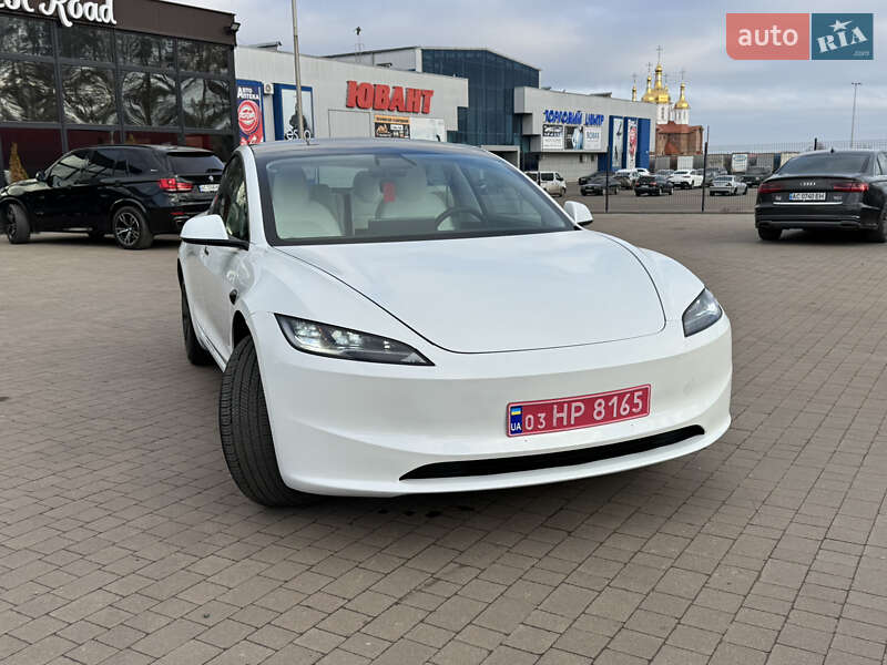 Седан Tesla Model 3 2025 в Луцке