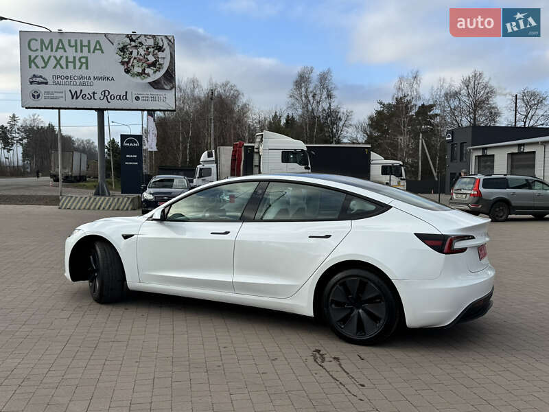 Седан Tesla Model 3 2025 в Луцке
