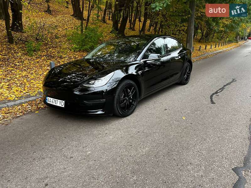 Седан Tesla Model 3 2019 в Киеве