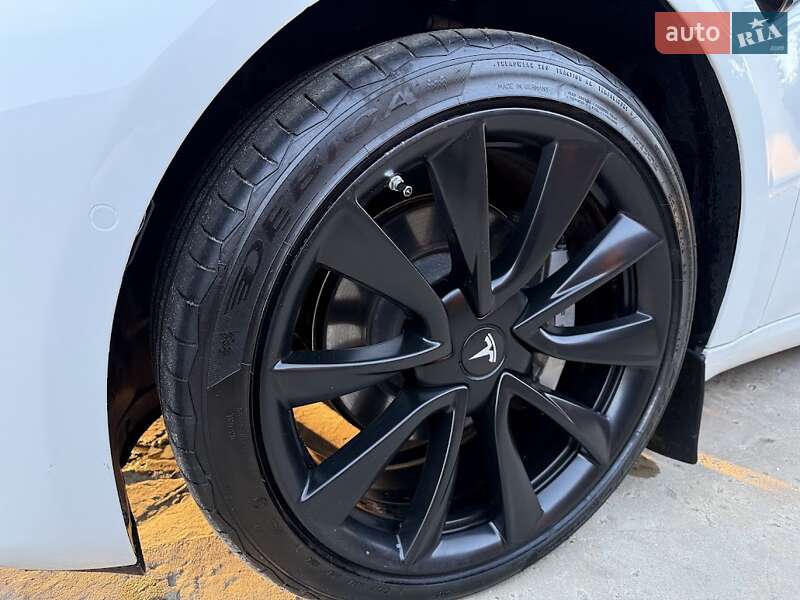 Седан Tesla Model 3 2020 в Ковеле