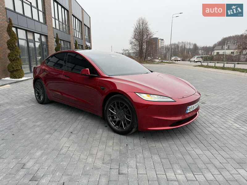 Седан Tesla Model 3 2024 в Виннице