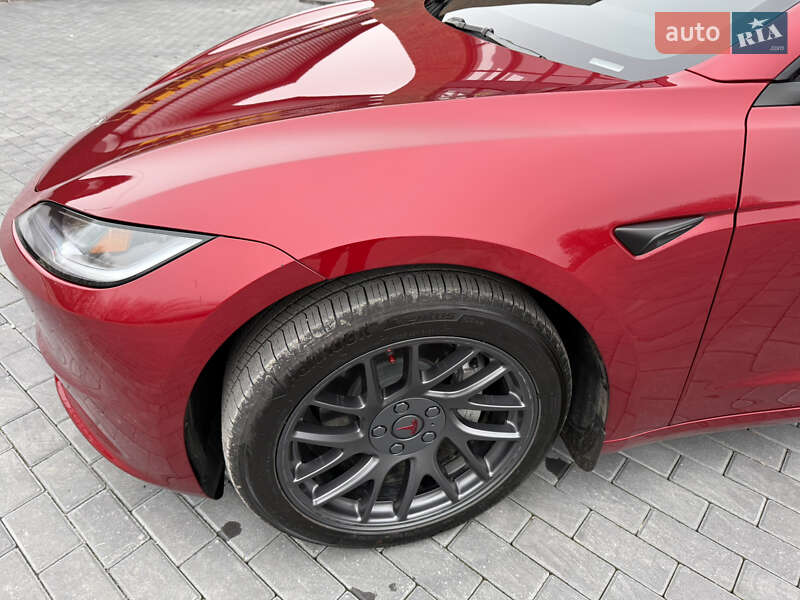 Седан Tesla Model 3 2024 в Виннице