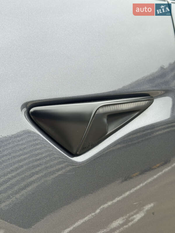 Седан Tesla Model 3 2020 в Киеве фото 18 Седан Tesla Model 3 2020 в Киеве