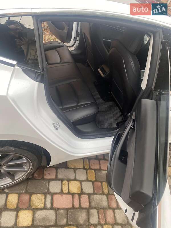 Седан Tesla Model 3 2020 в Киеве фото 6 Седан Tesla Model 3 2020 в Киеве