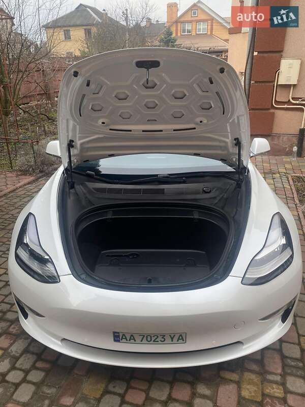 Седан Tesla Model 3 2020 в Киеве фото 12 Седан Tesla Model 3 2020 в Киеве