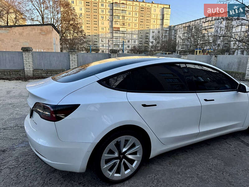 Седан Tesla Model 3 2021 в Киеве фото 5 Седан Tesla Model 3 2021 в Киеве