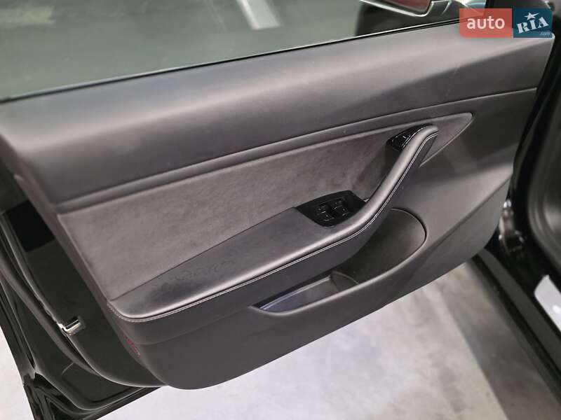 Седан Tesla Model 3 2018 в Львове фото 32 Седан Tesla Model 3 2018 в Львове