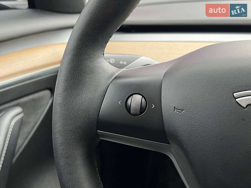 Седан Tesla Model 3 2022 в Киеве