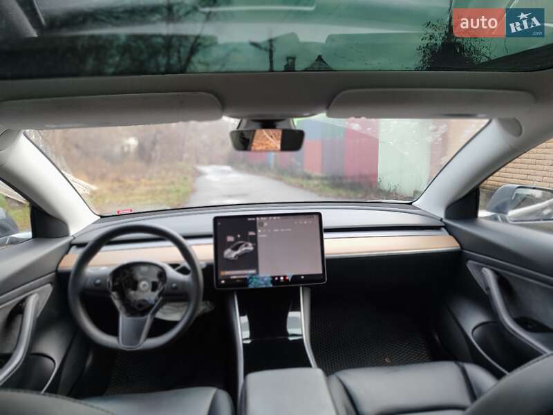 Седан Tesla Model 3 2020 в Киеве