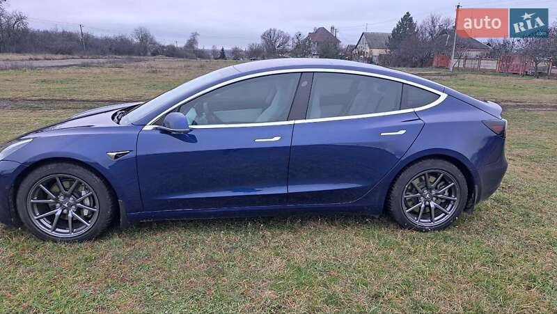 Седан Tesla Model 3 2018 в Харькове