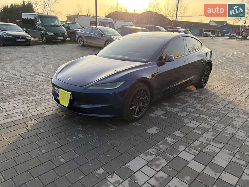 Tesla Model 3 2024