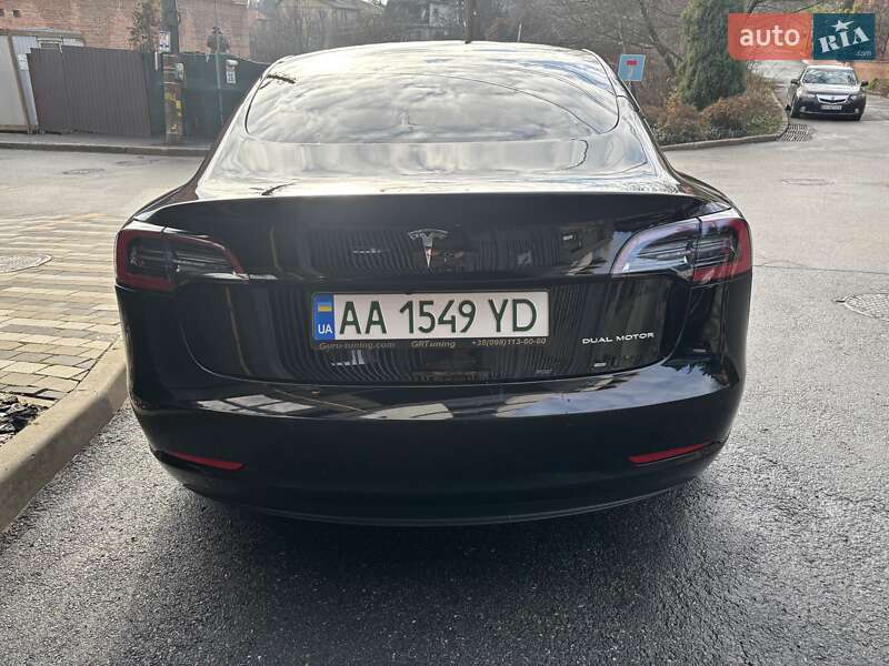 Седан Tesla Model 3 2022 в Киеве