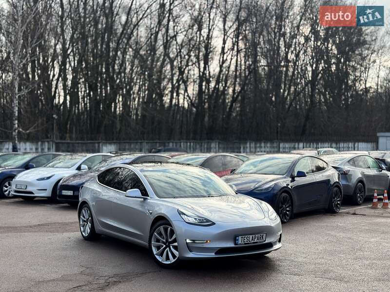 Седан Tesla Model 3 2018 в Киеве
