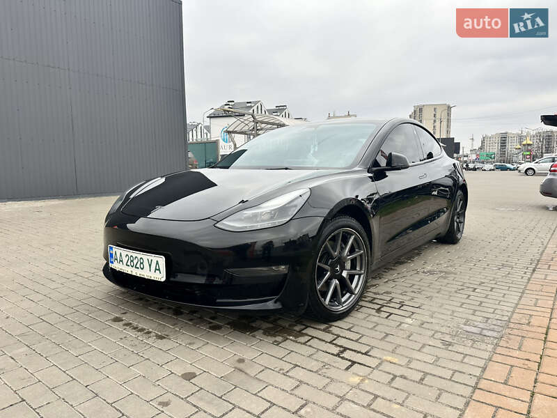 Седан Tesla Model 3 2021 в Киеве фото 7 Седан Tesla Model 3 2021 в Киеве