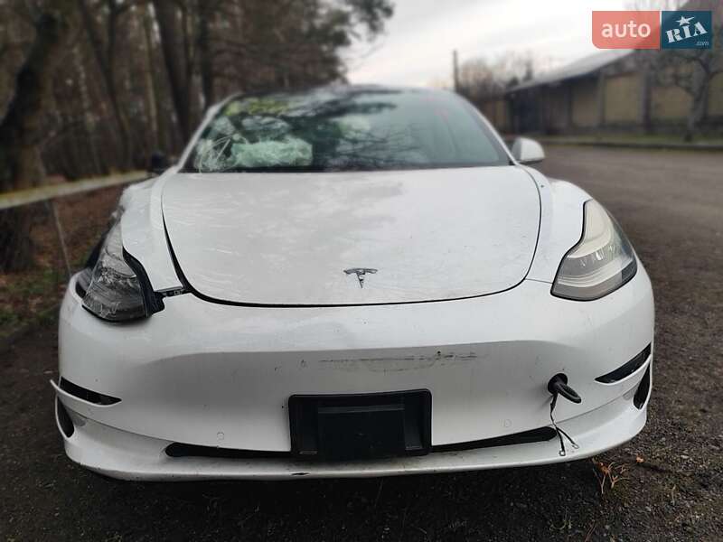 Седан Tesla Model 3 2020 в Києві