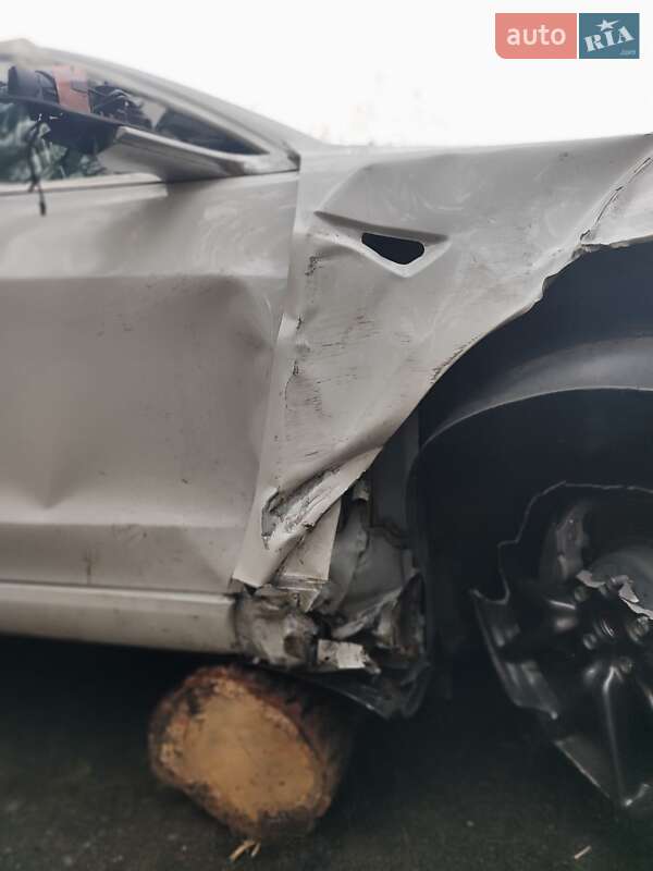 Седан Tesla Model 3 2020 в Києві