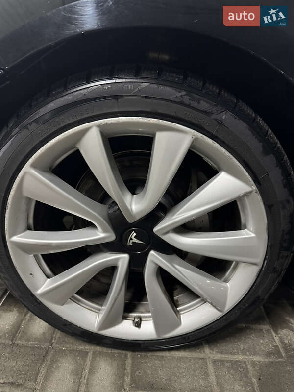 Седан Tesla Model 3 2019 в Киеве фото 37 Седан Tesla Model 3 2019 в Киеве
