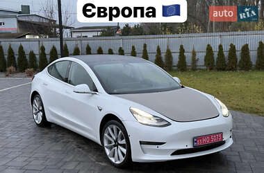 Седан Tesla Model 3 2020 в Луцке