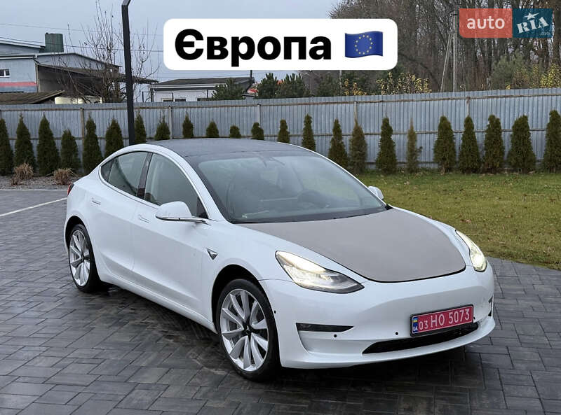 Tesla Model 3 2020