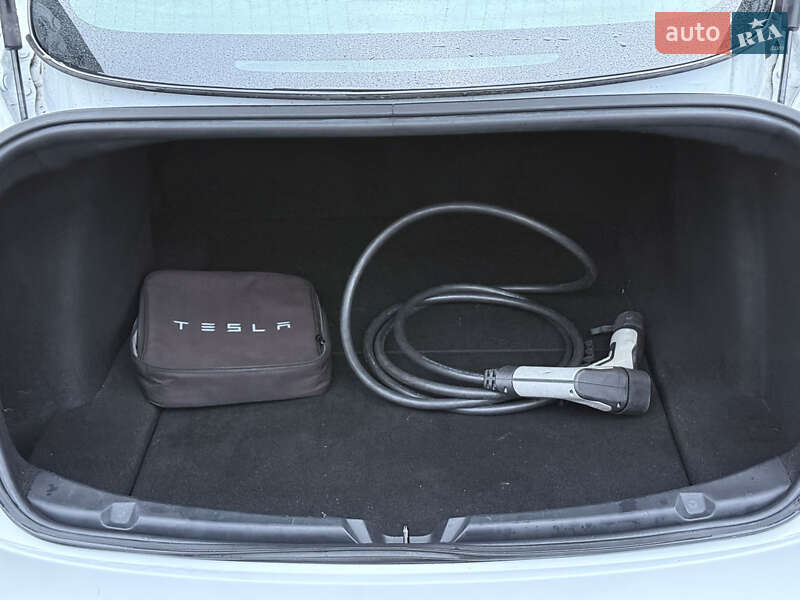 Седан Tesla Model 3 2020 в Луцке