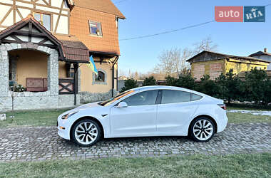 Седан Tesla Model 3 2020 в Калуші