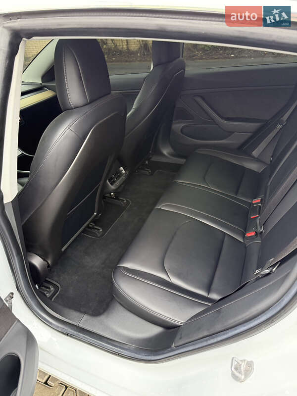 Седан Tesla Model 3 2018 в Одессе