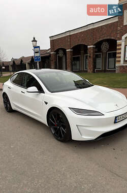 Седан Tesla Model 3 2024 в Києві