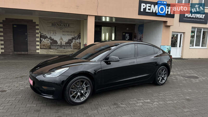 Седан Tesla Model 3 2021 в Луцке фото 3 Седан Tesla Model 3 2021 в Луцке