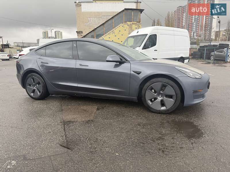 Седан Tesla Model 3 2022 в Киеве фото 24 Седан Tesla Model 3 2022 в Киеве