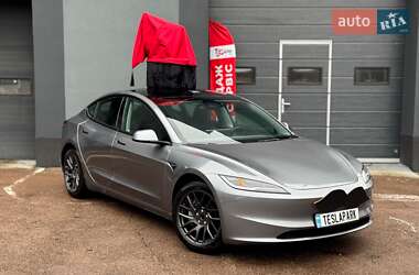 Седан Tesla Model 3 2025 в Киеве