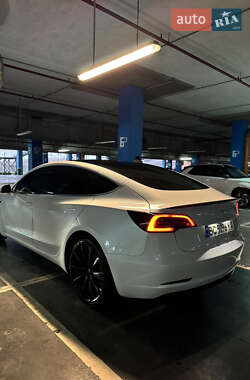 Седан Tesla Model 3 2020 в Львове