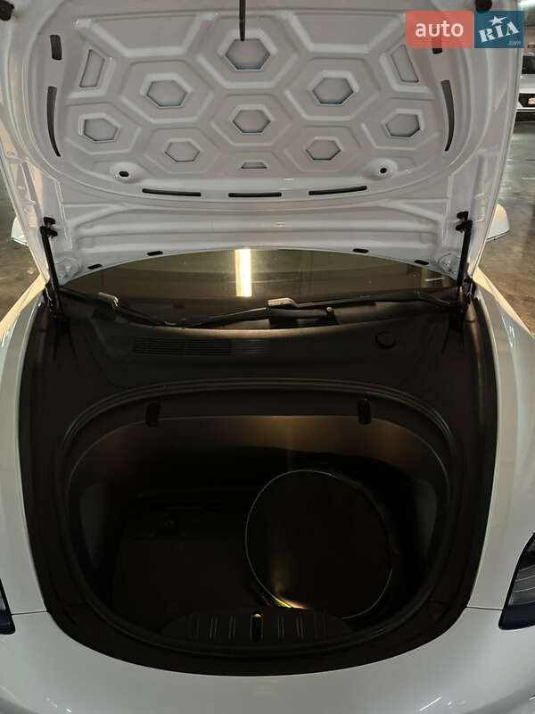 Седан Tesla Model 3 2020 в Львове фото 18 Седан Tesla Model 3 2020 в Львове