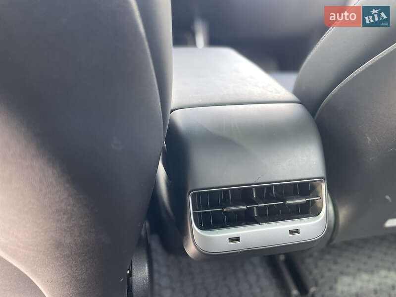 Седан Tesla Model 3 2019 в Львове фото 25 Седан Tesla Model 3 2019 в Львове