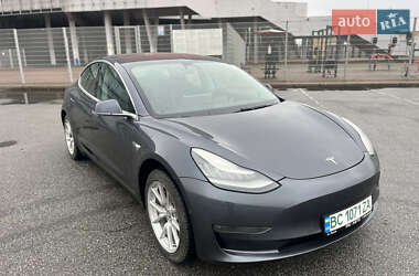 Седан Tesla Model 3 2017 в Львове